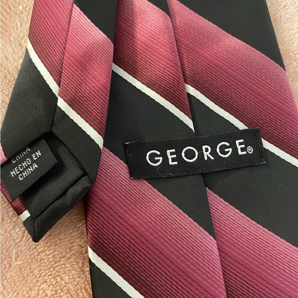 George Elegant Black and Red Striped Tie - Picture 9 of 11